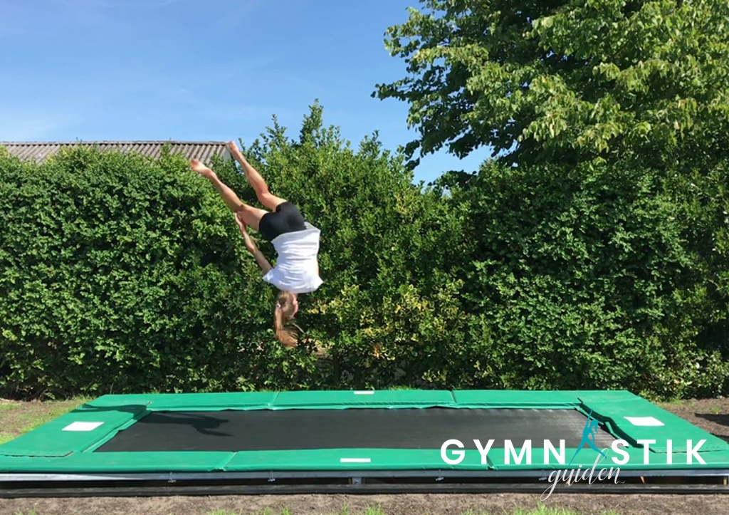 Forlæns salto med halv » Gymnastik Guiden